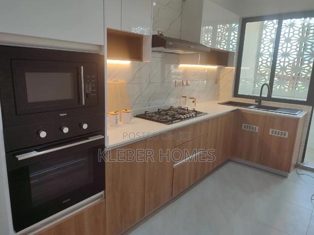 3bdrm Apartment in Parklands for sale