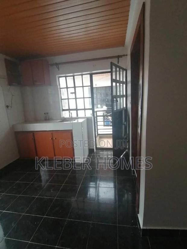 20bdrm Block of Flats in Ruaka for sale