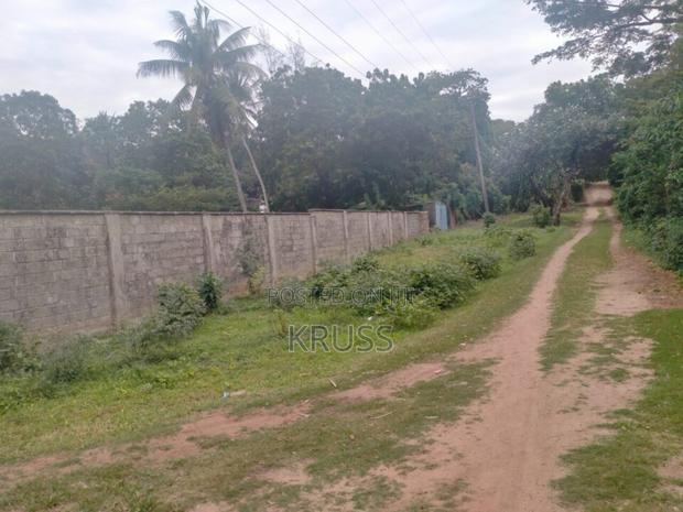 2.7 Acre Sandy Beach Plot for Sale in Kikambala (Ls193 )