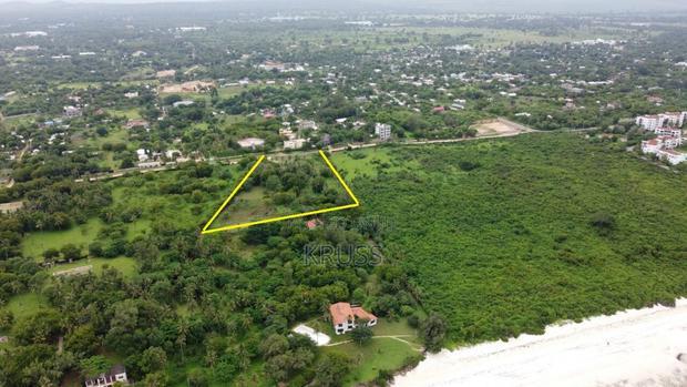 Quarter Acre With Beach Access for Sale in Kikambala Ls196