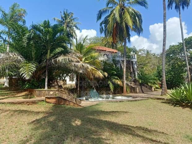 1/4 Acre With Ocean Access for Sale in Shanzu Ls145