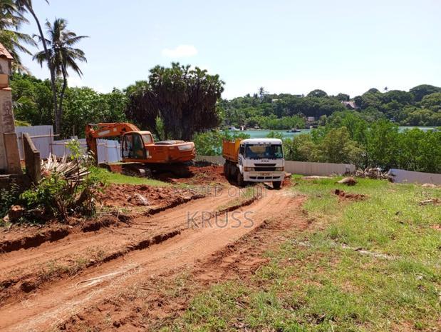 1/4 Acre With Ocean Access for Sale in Shanzu Ls145