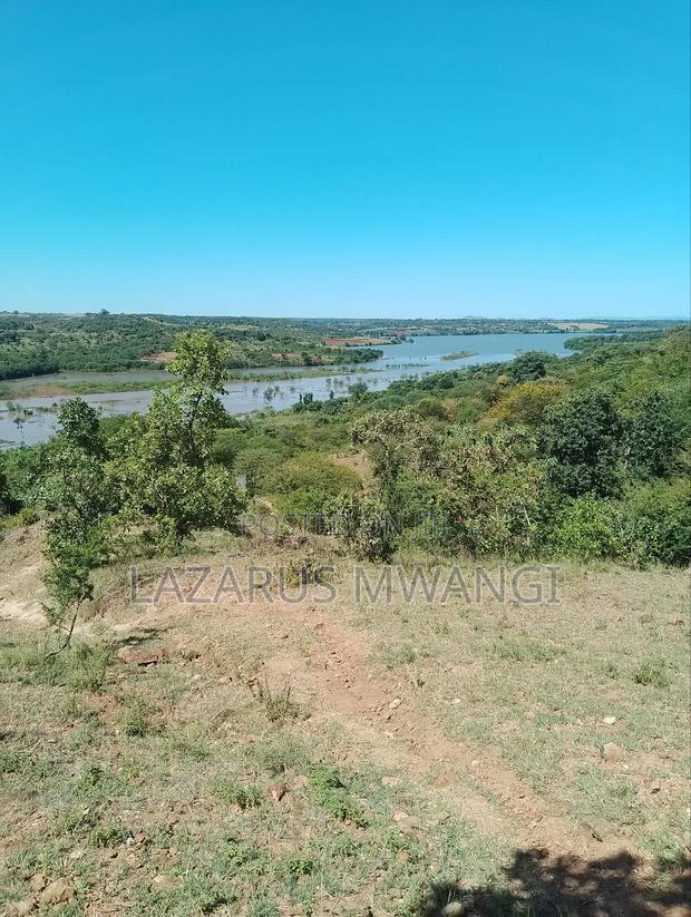 3 Acres Touching Tana River Near Makutano