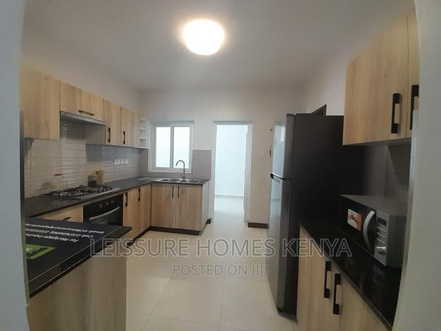 3bdrm Apartment in Gateway Mall Area for sale