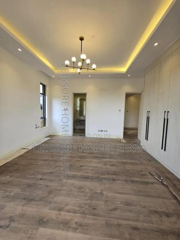 5bdrm Villa in Lavington for sale