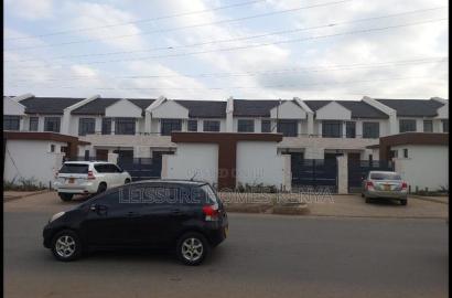 4bdrm Townhouse/Terrace in South C for sale