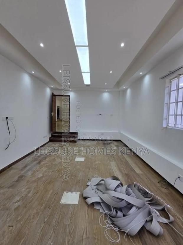 6 Bedroom Commercial Offices on One Acre