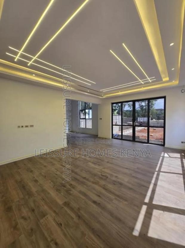 5bdrm Villa in Lavington for sale