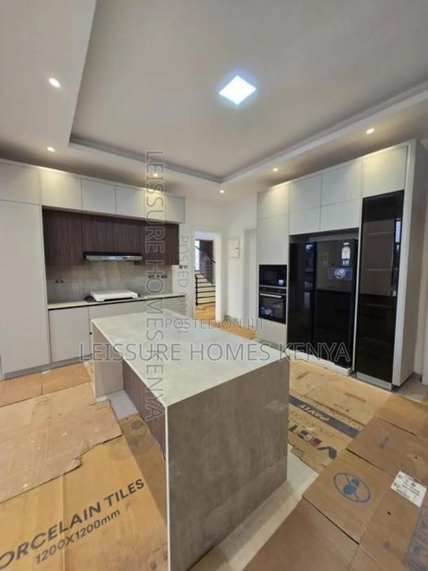 5bdrm Villa in Lavington for sale