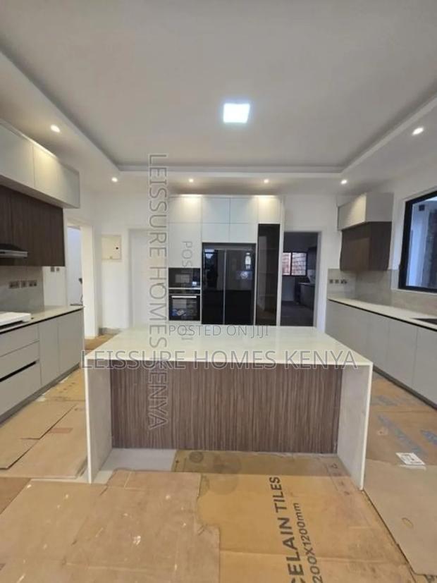 5bdrm Villa in Lavington for sale