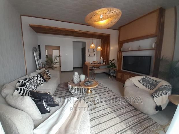 3bdrm Apartment in Gateway Mall Area for sale