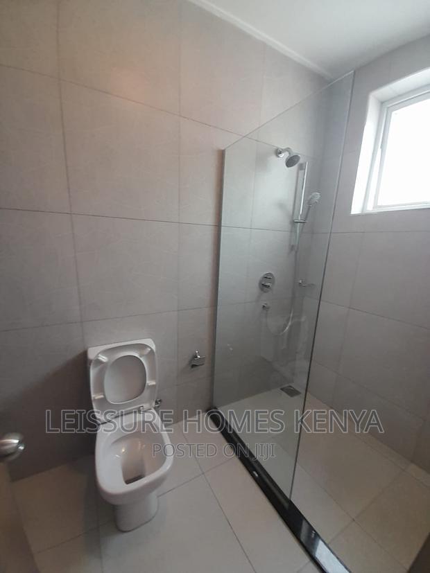 2bdrm Apartment in Gateway Mall Area for sale