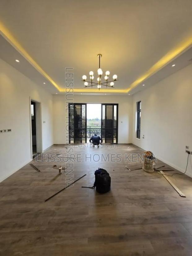 5bdrm Villa in Lavington for sale