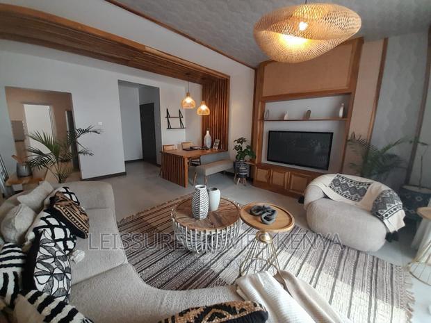 3bdrm Apartment in Gateway Mall Area for sale