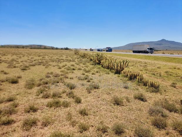 Get 1 Acre of Land That's Touching Tarmac for Just 6.5m