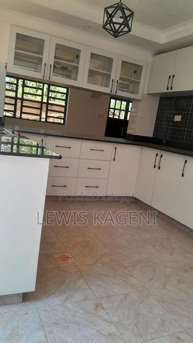 5bdrm Duplex in Kimunyu, Kenyatta Road / Theta for rent