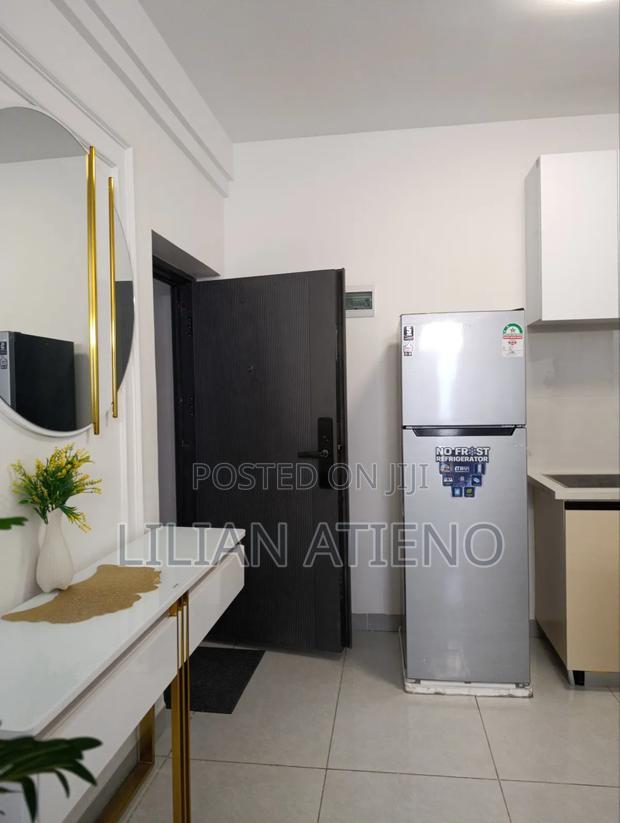 1bdrm Apartment in Gateway Mall Area for sale