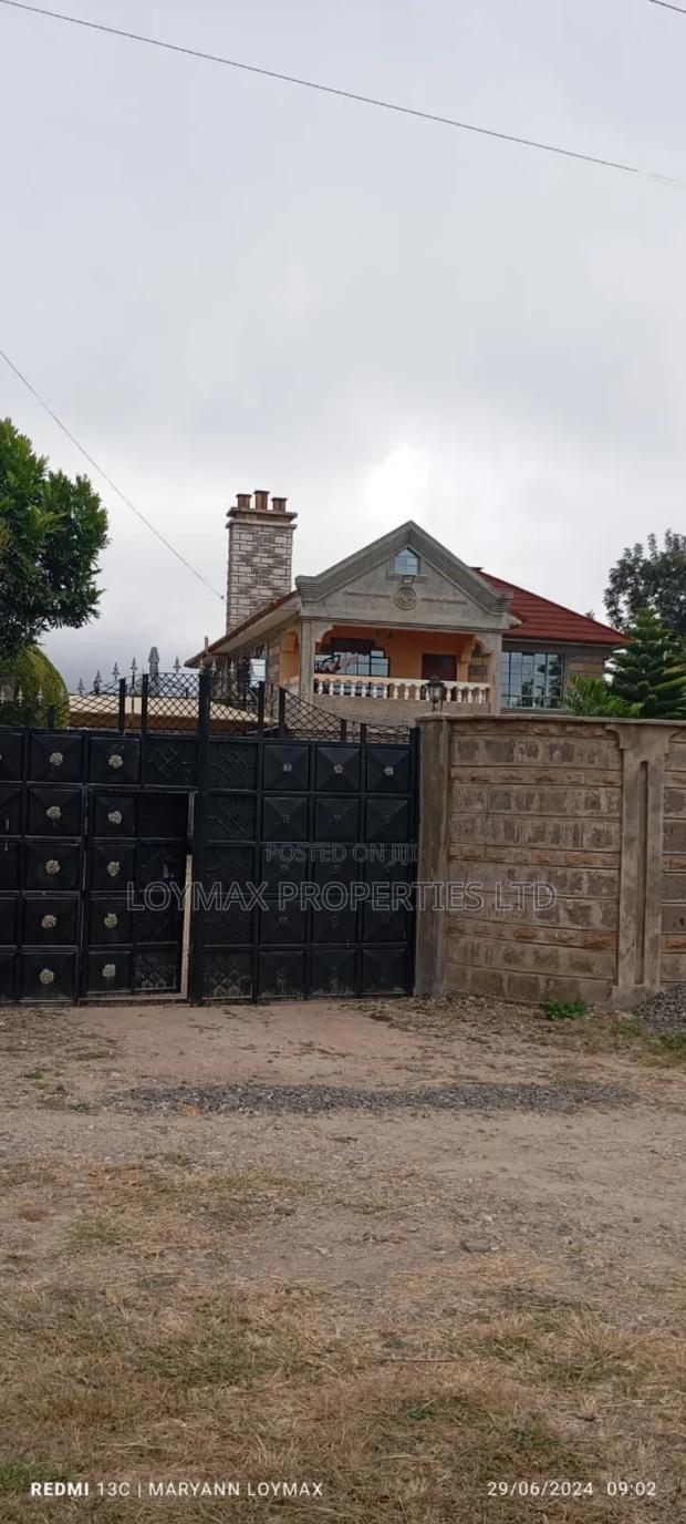6bdrm Maisonette in Safaricom One, Kitengela for sale