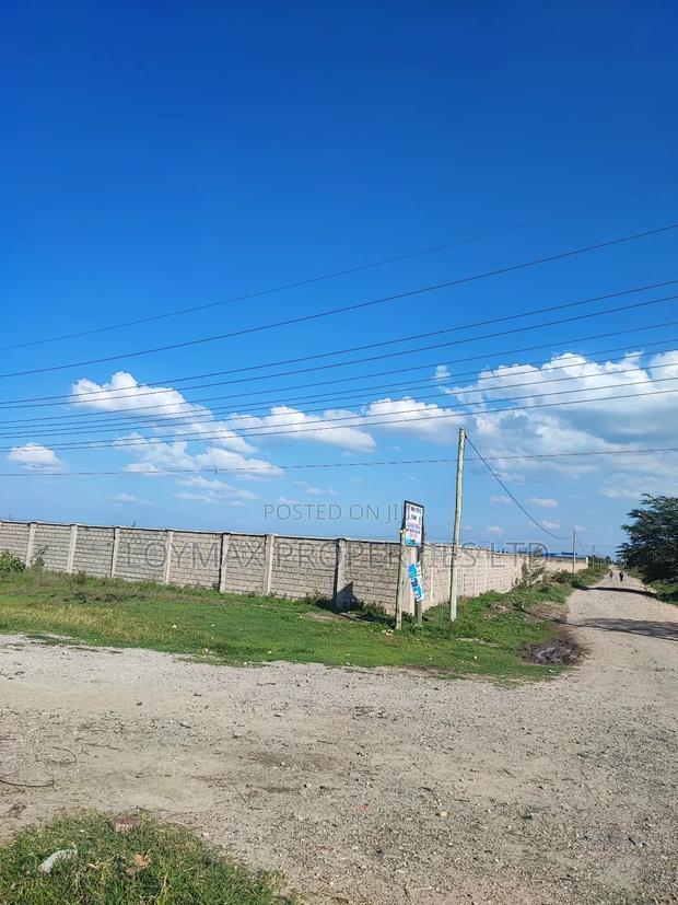 6 Acres on Tarmac Also Touching Kisaju Prayer Centre Road.