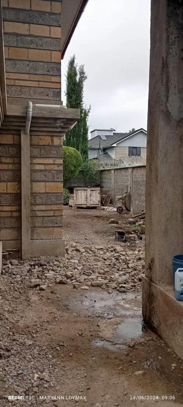 6bdrm Maisonette in Safaricom One, Kitengela for sale