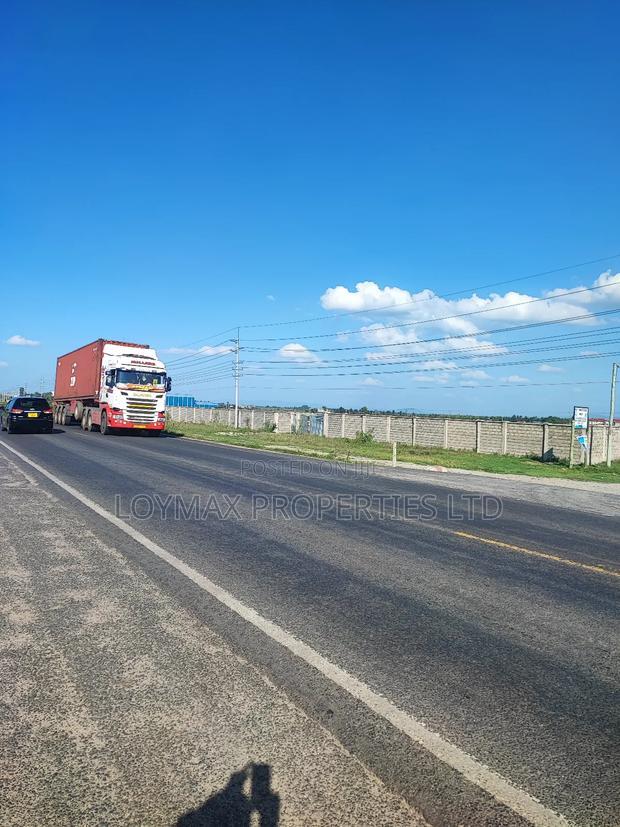 6 Acres on Tarmac Also Touching Kisaju Prayer Centre Road.