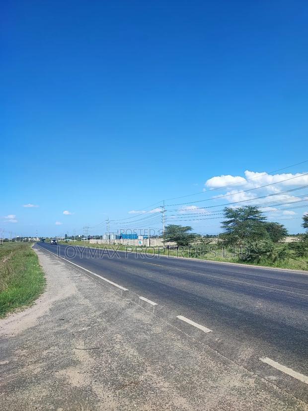 6 Acres on Tarmac Also Touching Kisaju Prayer Centre Road.