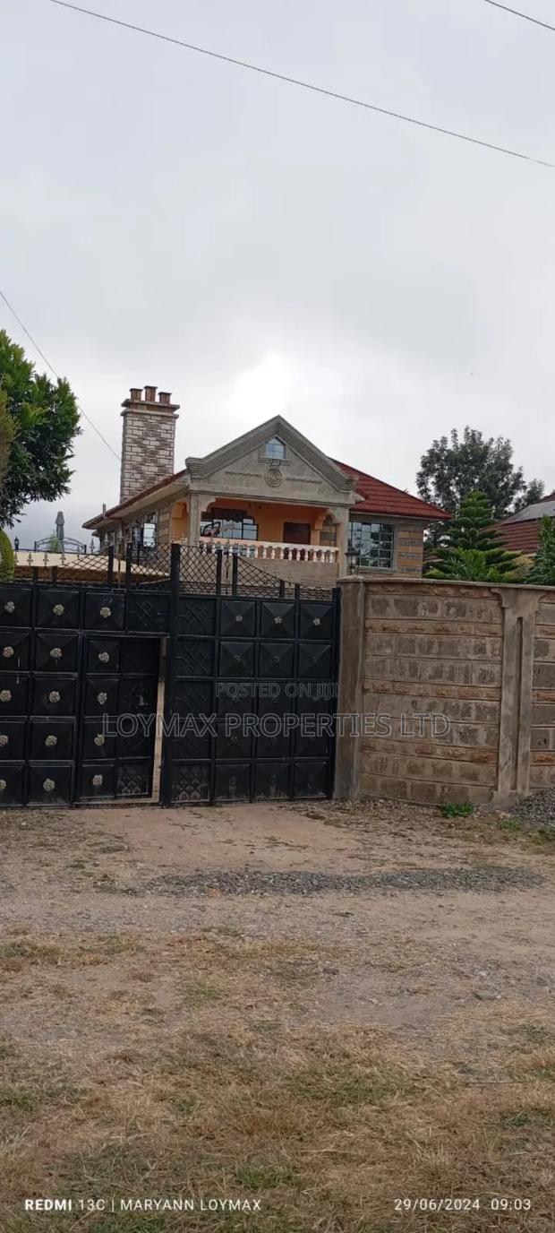 6bdrm Maisonette in Safaricom One, Kitengela for sale