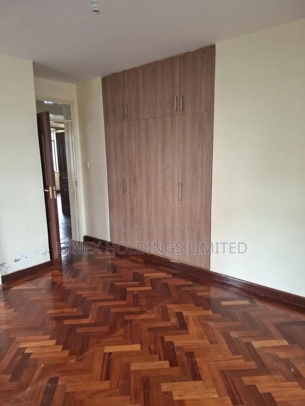 3bdrm Apartment With Sq in Valley Arcade for Rent