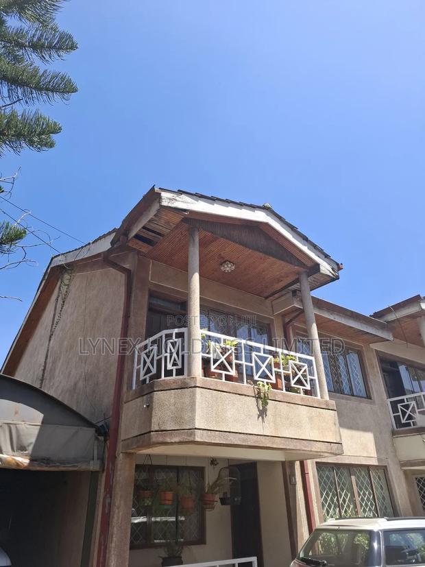 4bdrm Townhouse/Terrace in Valley Arcade for sale
