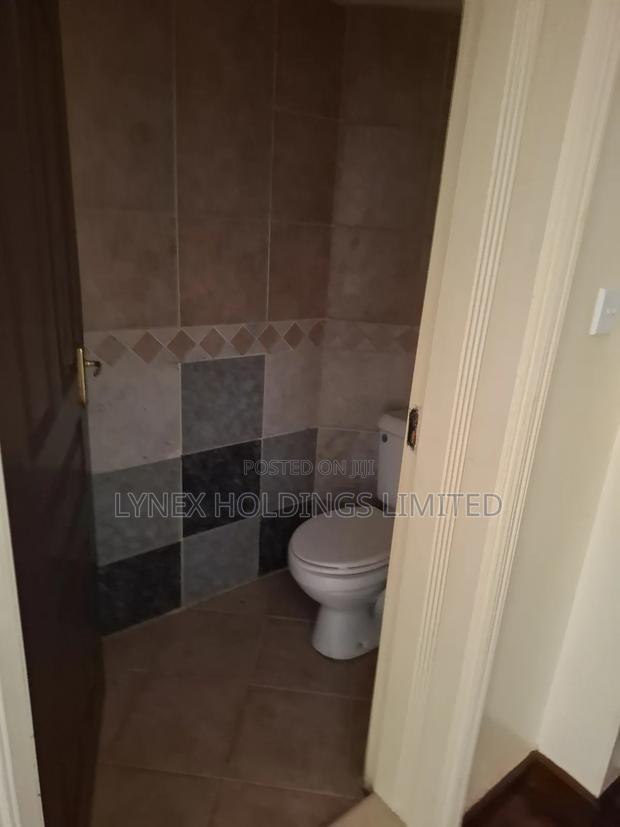 3bdrm Apartment With Sq in Valley Arcade for Rent