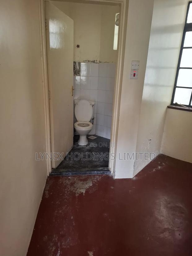 3bdrm Apartment With Sq in Valley Arcade for Rent
