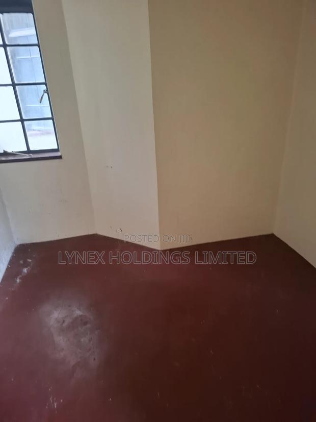 3bdrm Apartment With Sq in Valley Arcade for Rent