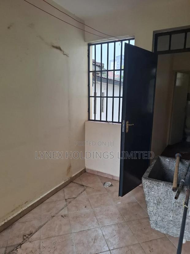 3bdrm Apartment With Sq in Valley Arcade for Rent