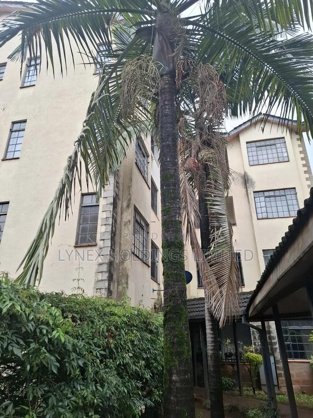 3bdrm Apartment With Sq in Valley Arcade for Rent