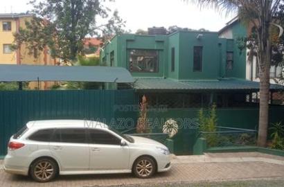 3bdrm Maisonette in Scenic Apartments, Hurlingham for sale