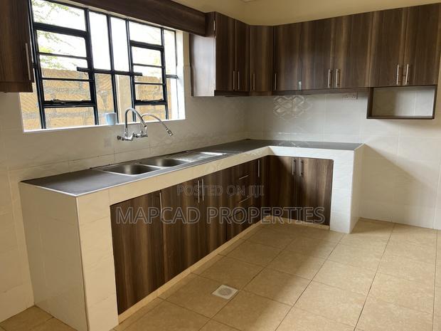 4bdrm Bungalow in Yukos, Kitengela for sale