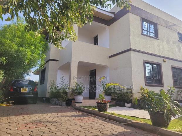 4bdrm Maisonette in Kimalat, Kitengela for sale