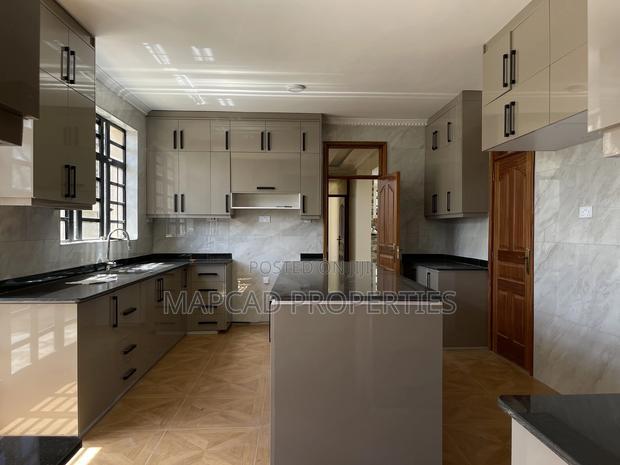 6bdrm Maisonette in Yukos, Kitengela for rent