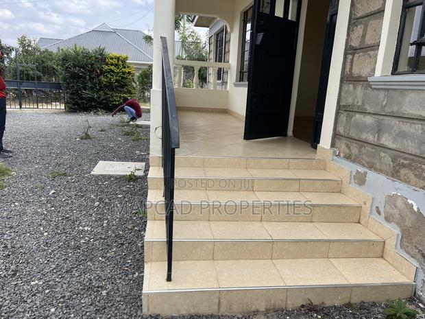 4bdrm Bungalow in Yukos, Kitengela for sale