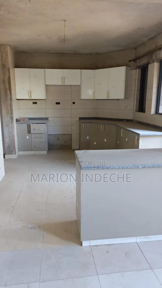 3bdrm Apartment in 5Th Avenue, Nyali for sale