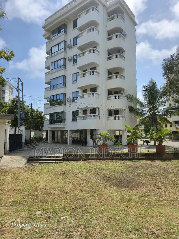 3bdrm Apartment in 5Th Avenue, Nyali for sale