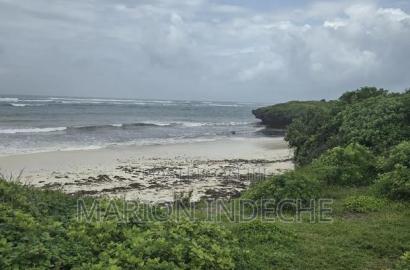 4 Acres Touching the Beach in Kilifi Chumani