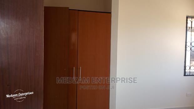 3bdrm Apartment in Kisimani, Ziwa La Ngombe for Rent
