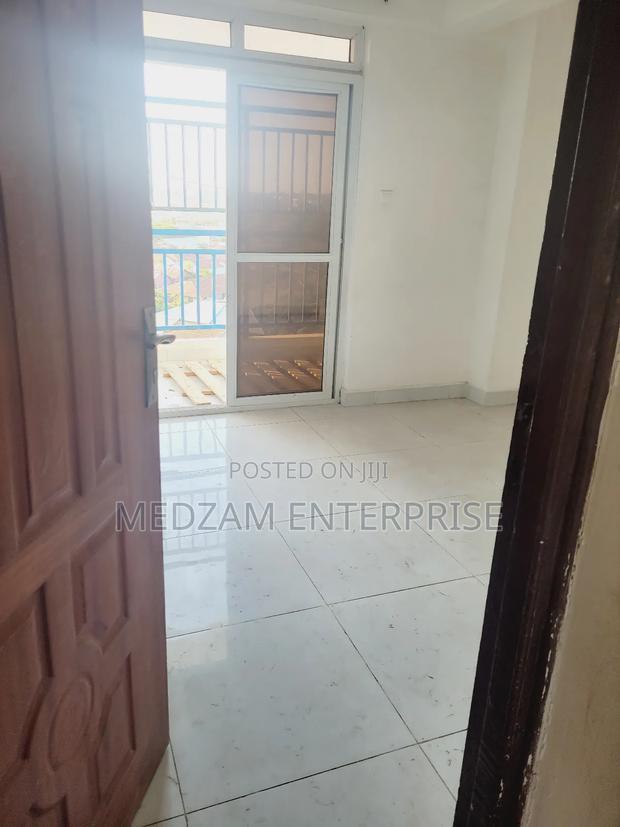 3bdrm Apartment in Kisimani Heights, Ziwa la Ngombe for rent