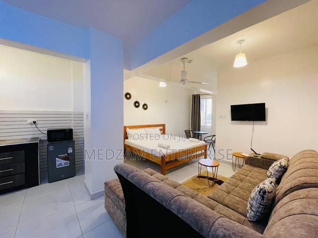 Studio Airbnb for Sale, Running Business