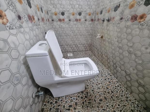 Studio Airbnb for Sale, Running Business