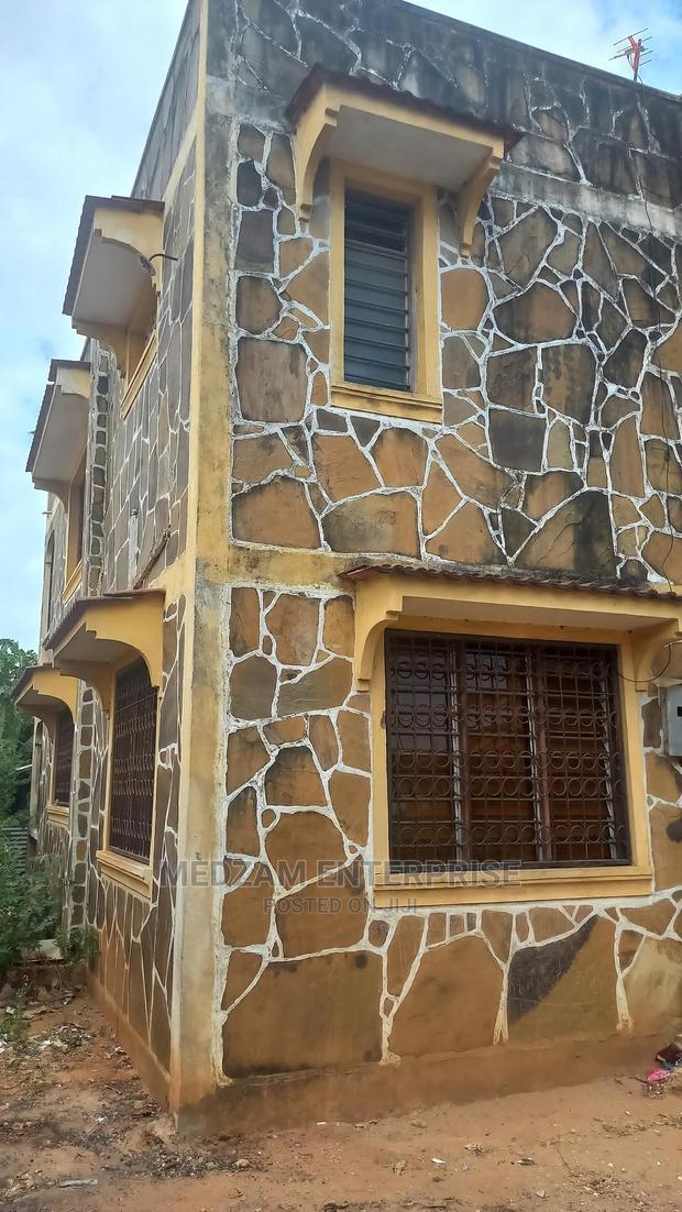 9bdrm Maisonette in Ziwa la Ngombe for sale