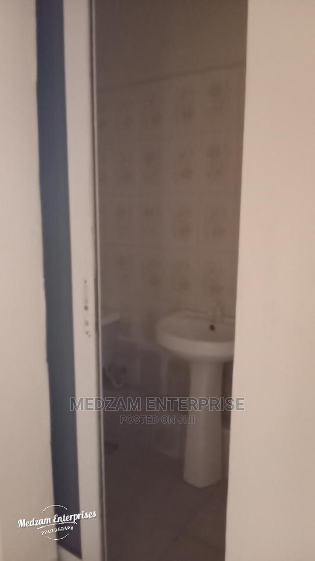 3bdrm Apartment in Kisimani, Ziwa La Ngombe for Rent