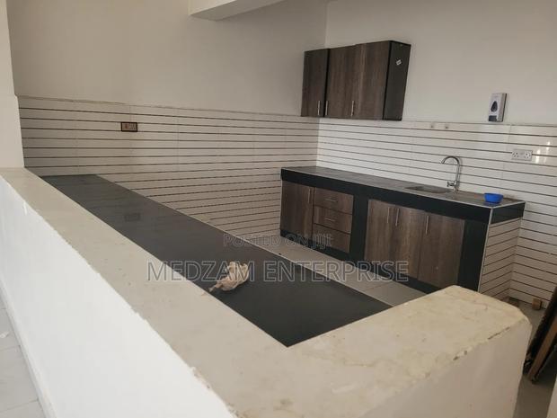 3bdrm Apartment in Kisimani Heights, Ziwa la Ngombe for rent
