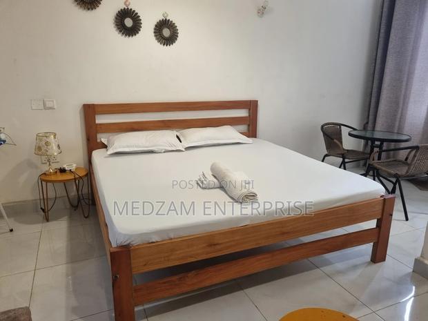 Studio Airbnb for Sale, Running Business